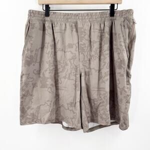 Tasc Performance Shorts Men’s Size XL Recess 7" 2-in-1 Green Brown Camouflage